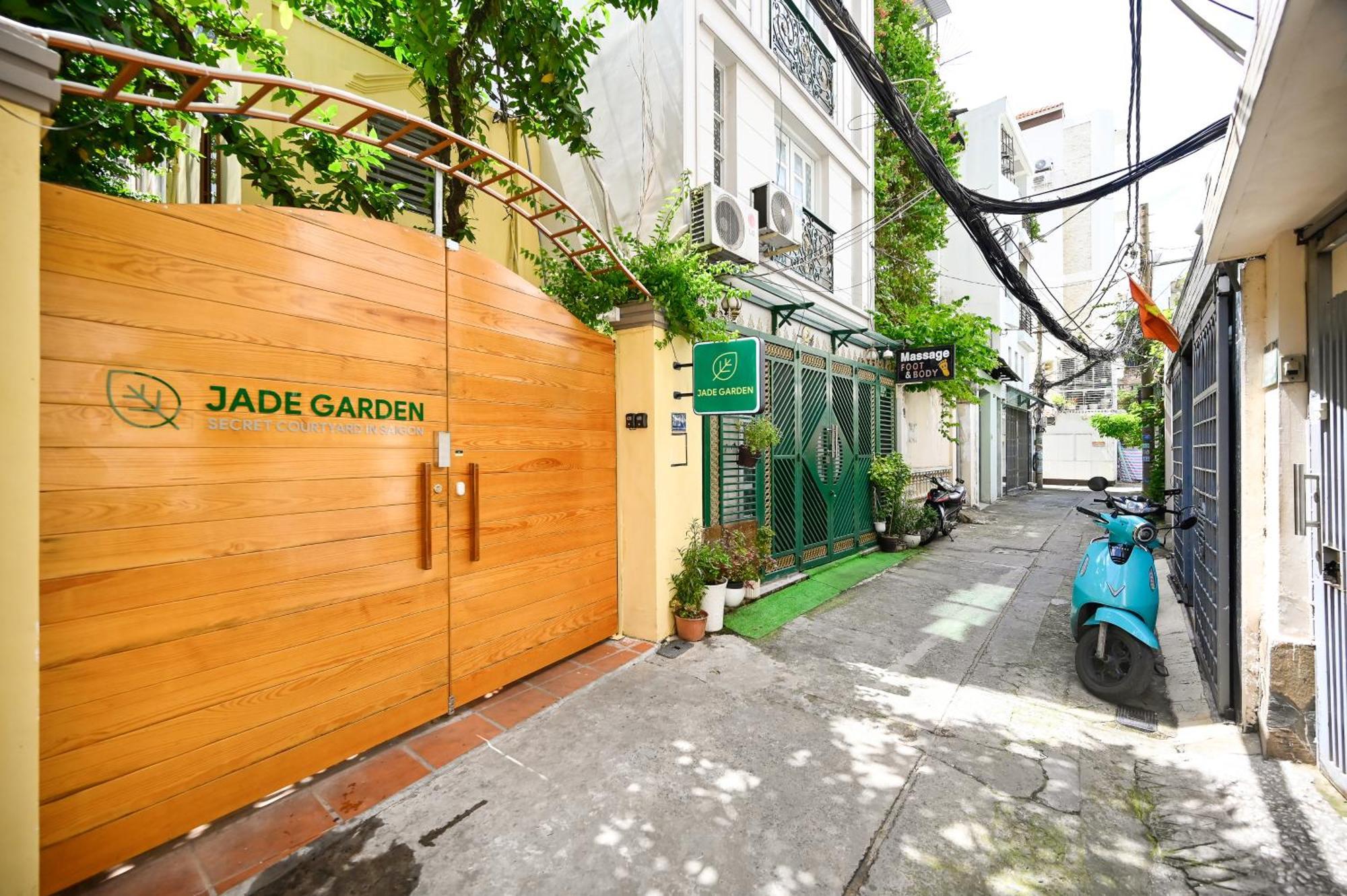 Готель Jade Garden - Secret Courtyard In Saigon Хошимін Екстер'єр фото